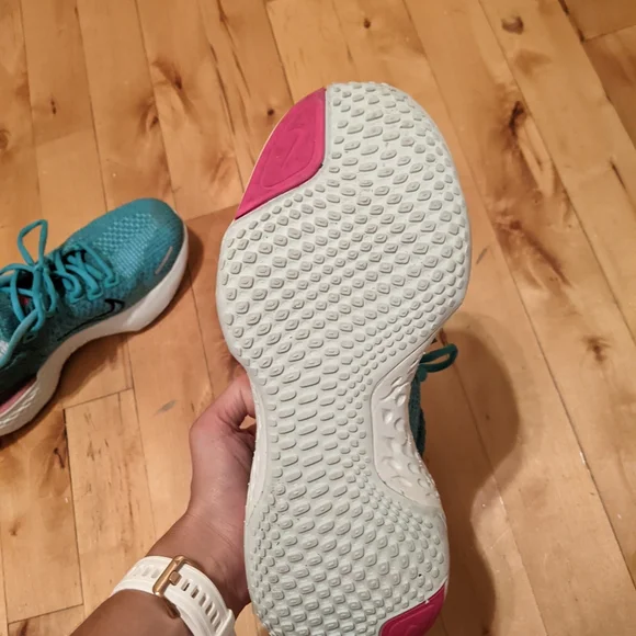 NEW Nike zoom invincible - Picture 4 of 4